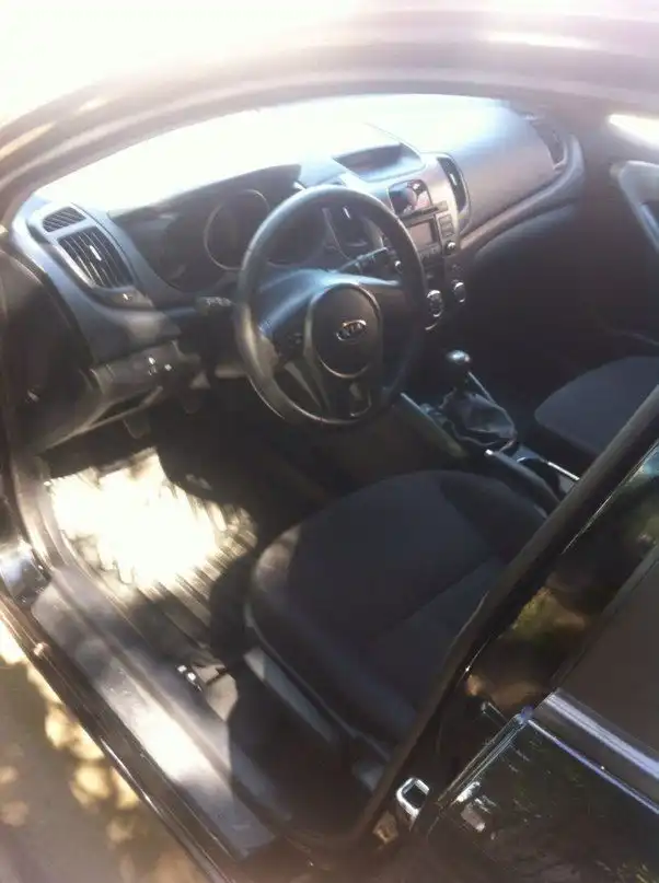 Фото автомобиля KIA CERATO, 2010 — госномер С109ВТ323. Цвет: ЧЕРНЫЙ