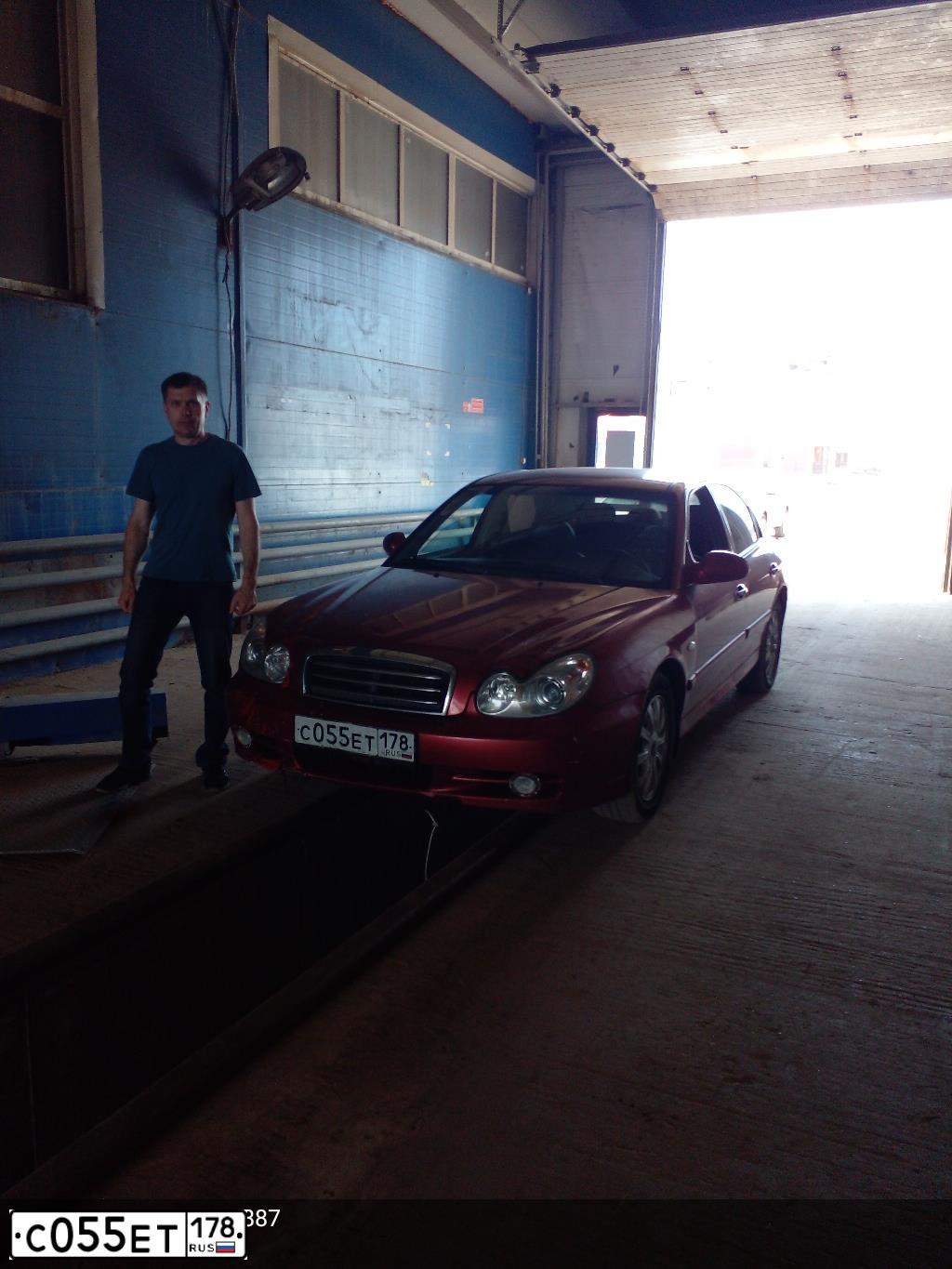 Фото автомобиля TAGAZ SONATA, 2005 — госномер К382СМ53. Цвет: Красный