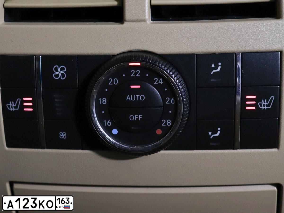 Фото автомобиля MERCEDES-BENZ GL-KLASSE/GLS, 2008 — госномер Р409ОЕ790. Цвет: ЧЕРНЫЙ