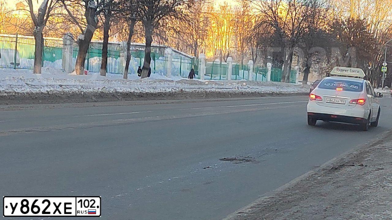 Фото автомобиля NISSAN ALMERA /AVTOVAZ/, 2017 — госномер У862ХЕ102. Цвет: Белый
