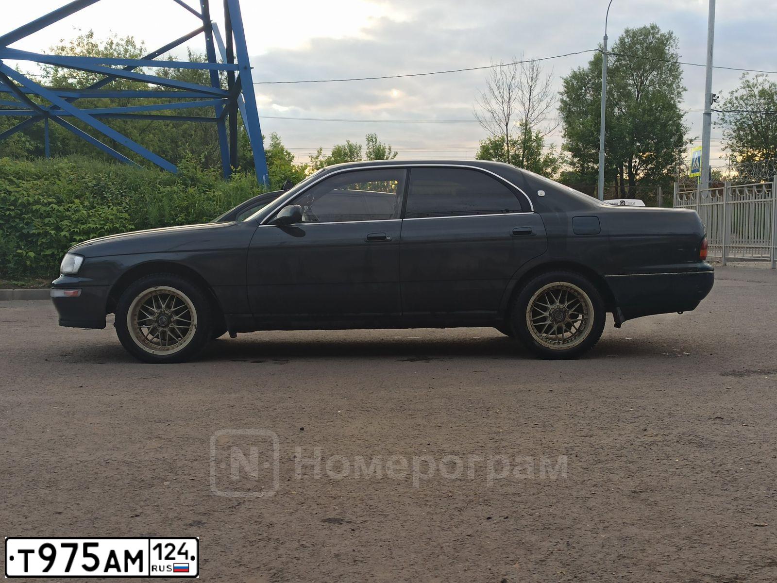 Фото автомобиля TOYOTA CROWN, 1994 — госномер М934УВ799