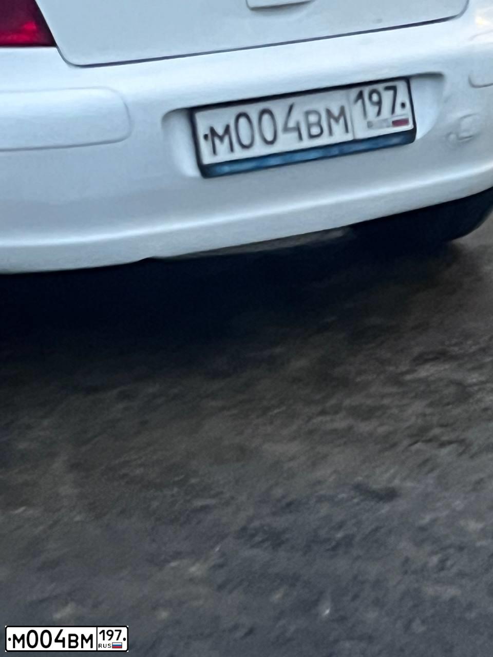 Фото автомобиля PEUGEOT 307, 2007 — госномер М004ВМ197. Цвет: БЕЛЫЙ