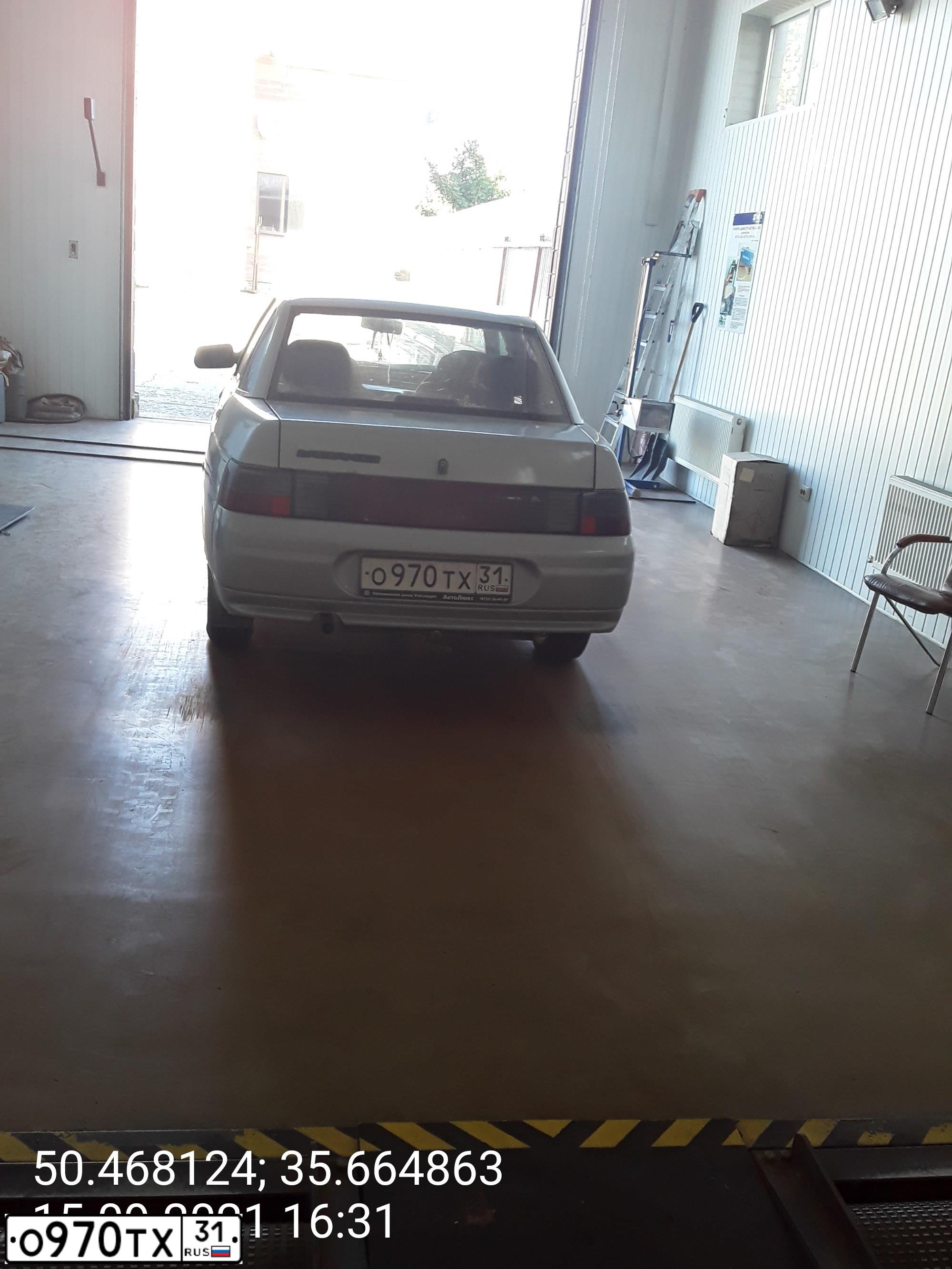 Фото автомобиля LADA 2110, 2004 — госномер У247НР31. Цвет: СЕРЕБРИСТО-ЖЕЛТЫЙ