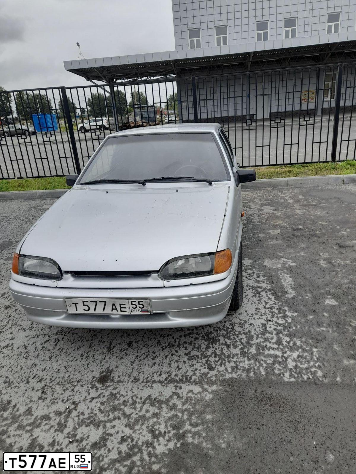 Фото автомобиля LADA 2114 SAMARA, 2007 — госномер Т577АЕ55. Цвет: СВЕТЛО-СЕРЕБРИСТЫЙ