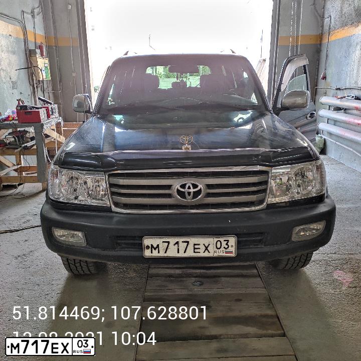 Фото автомобиля TOYOTA LANDCRUISER, 2006 — госномер М717ЕХ03. Цвет: ЧЕРНЫЙ