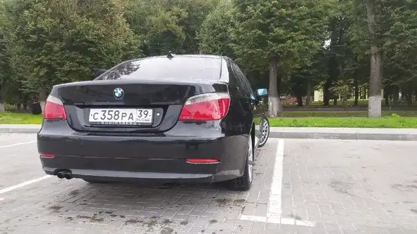 Фото автомобиля BMW SERIE 5, 2007 — госномер С185УТ39. Цвет: ЧЕРНЫЙ