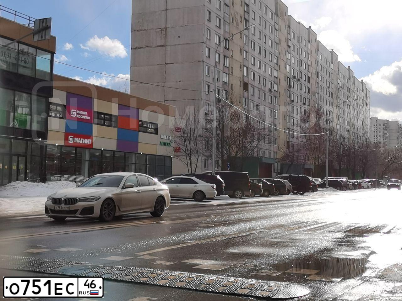 Фото автомобиля BMW 530I, 2020 — госномер К728КА716. Цвет: Белый