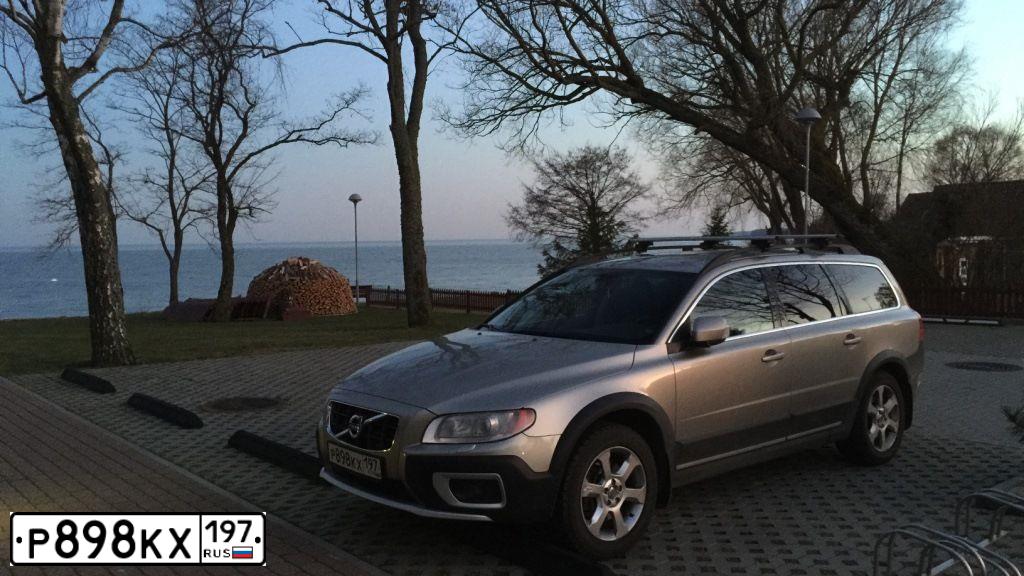 Фото автомобиля VOLVO XC70, 2011 — госномер А880АУ790. Цвет: БЕЖЕВЫЙ