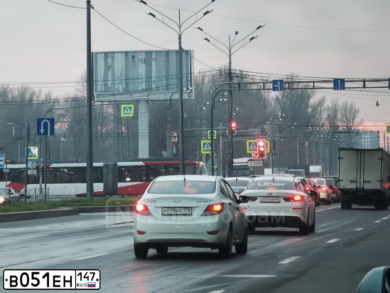 Фото автомобиля INFINITI QX70 /FX/, 2008 — госномер В850РС147. Цвет: ЧЕРНЫЙ