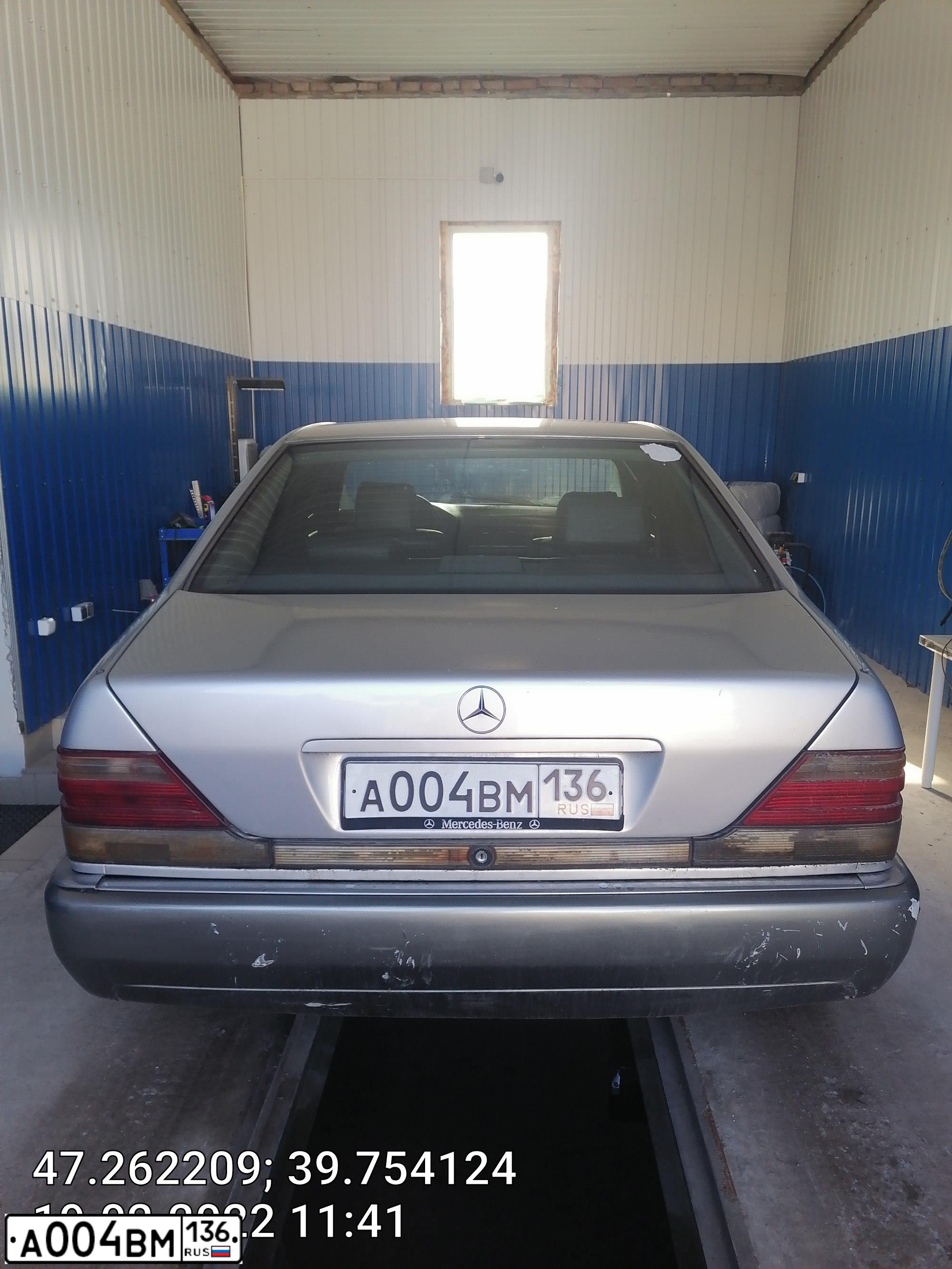Фото автомобиля MERCEDES S-KLASSE, 1993 — госномер А004ВМ136. Цвет: Серебристый