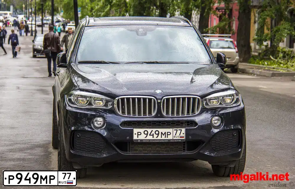 Фото автомобиля БМВ Х5 ХDRIVЕ40D, 2016 — госномер Р949МР77. Цвет: ЧЕРНЫЙ