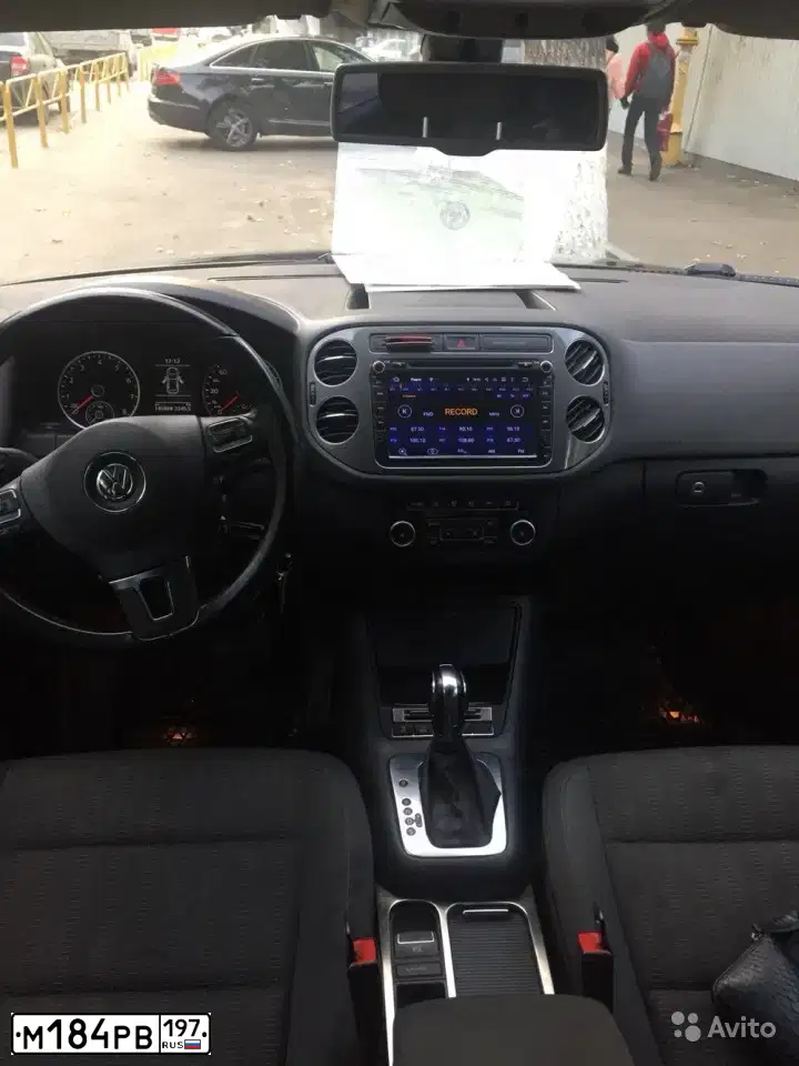 Фото автомобиля VOLKSWAGEN TIGUAN, 2011 — госномер С200ОН58. Цвет: ЧЕРНЫЙ