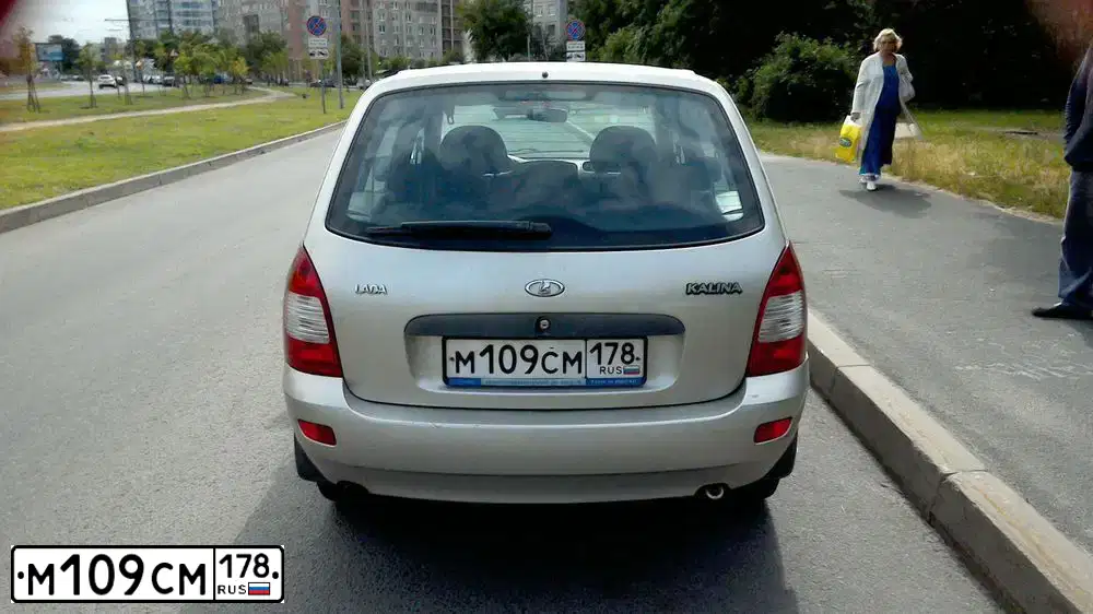 Фото автомобиля LADA 1117 KALINA, 2012 — госномер М109СМ178. Цвет: БЕЖЕВЫЙ