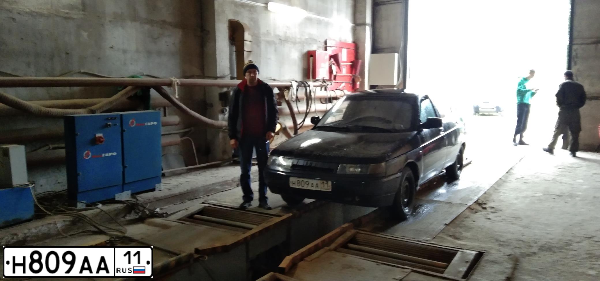 Фото автомобиля LADA 2110, 2005 — госномер Н809АА11. Цвет: ЧЕРНЫЙ