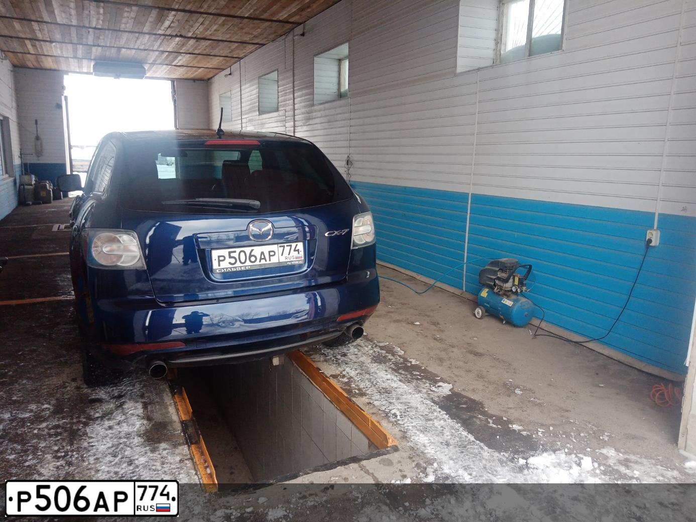 Фото автомобиля МАЗДА CX-7, 2010 — госномер Р506АР774. Цвет: синий