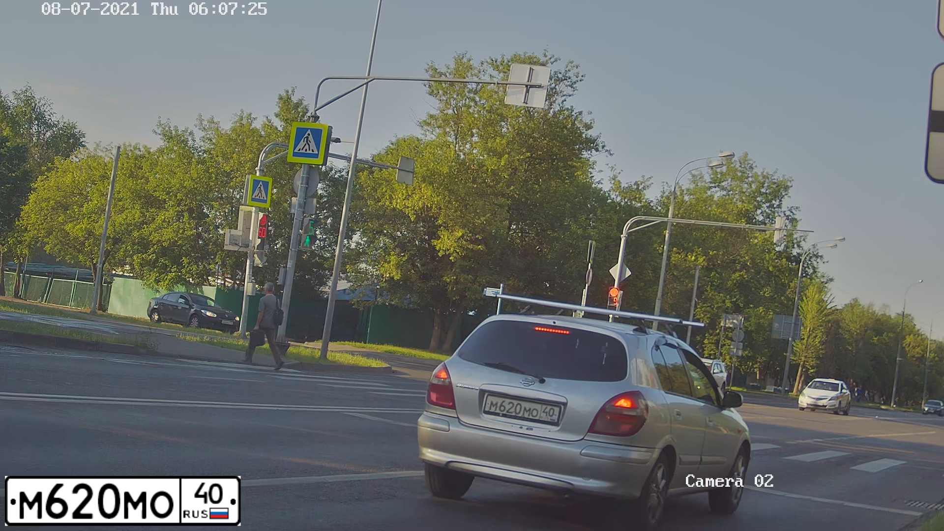 Фото автомобиля NISSAN ALMERA, 2002 — госномер М620МО40. Цвет: Серый