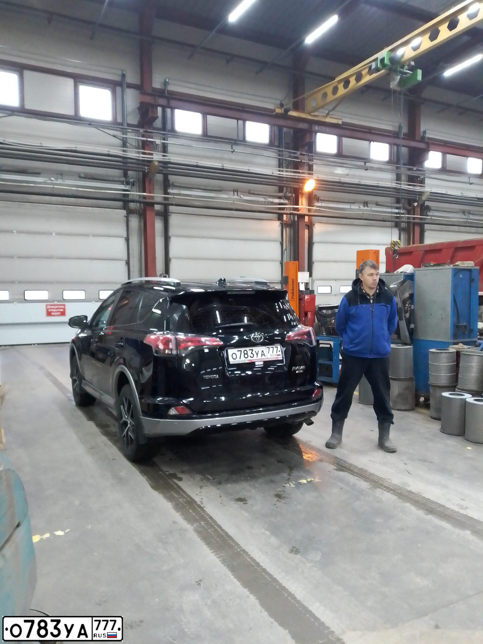 Фото автомобиля TOYOTA RAV4, 2017 — госномер В363АХ977