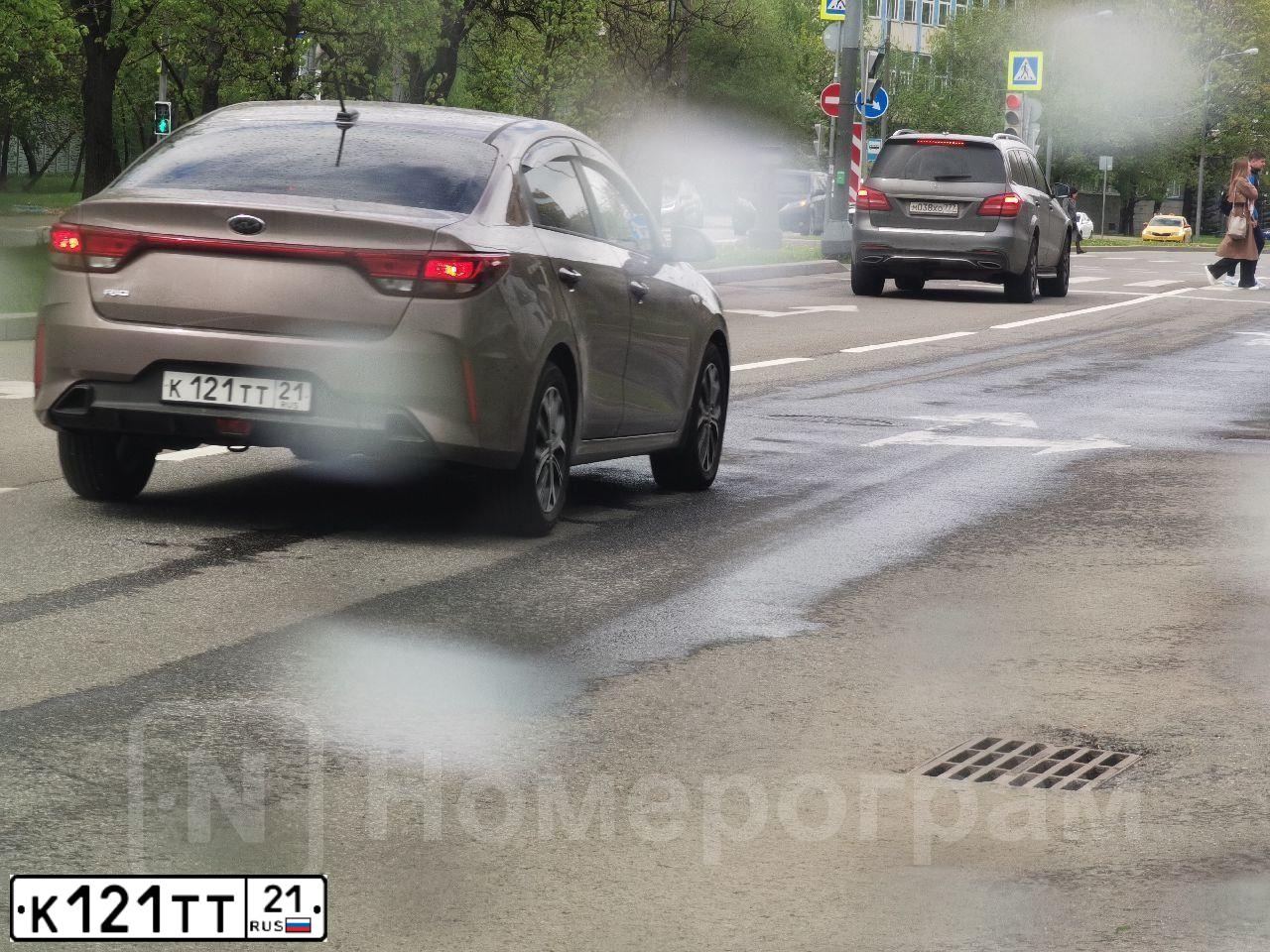 Фото автомобиля KIA RIO, 2020 — госномер Н229РТ21. Цвет: Коричневый