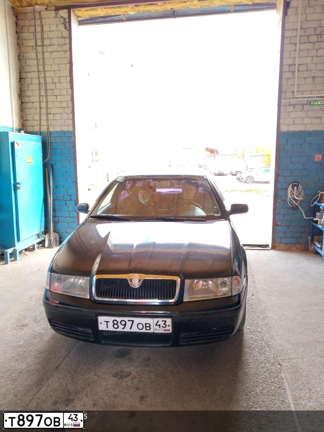 Фото автомобиля SKODA OCTAVIA, 2008 — госномер Е533РТ43