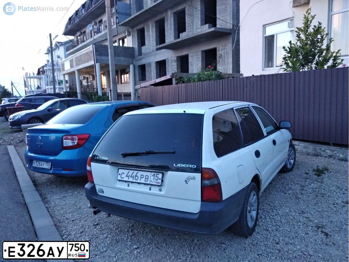 Фото автомобиля RENAULT LOGAN, 2014 — госномер О686ХА716. Цвет: СИНИЙ СВЕТЛЫЙ