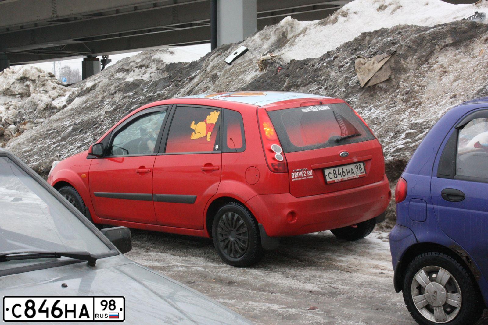 Фото автомобиля FORD FIESTA / ASPIRE, 2007 — госномер С705ВА198. Цвет: Красный