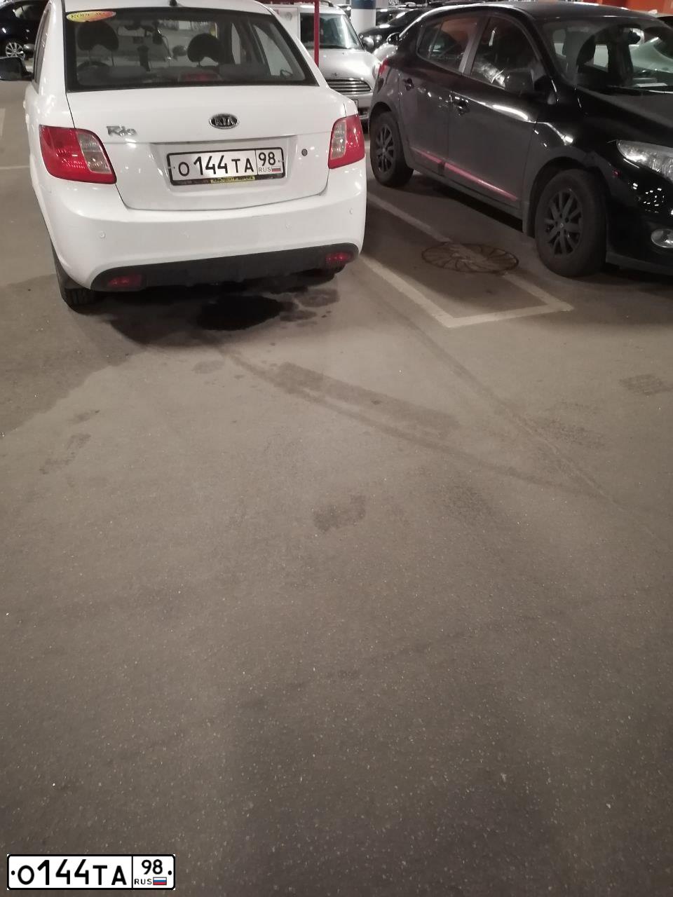 Фото автомобиля KIA RIO, 2010 — госномер О144ТА98. Цвет: БЕЛЫЙ