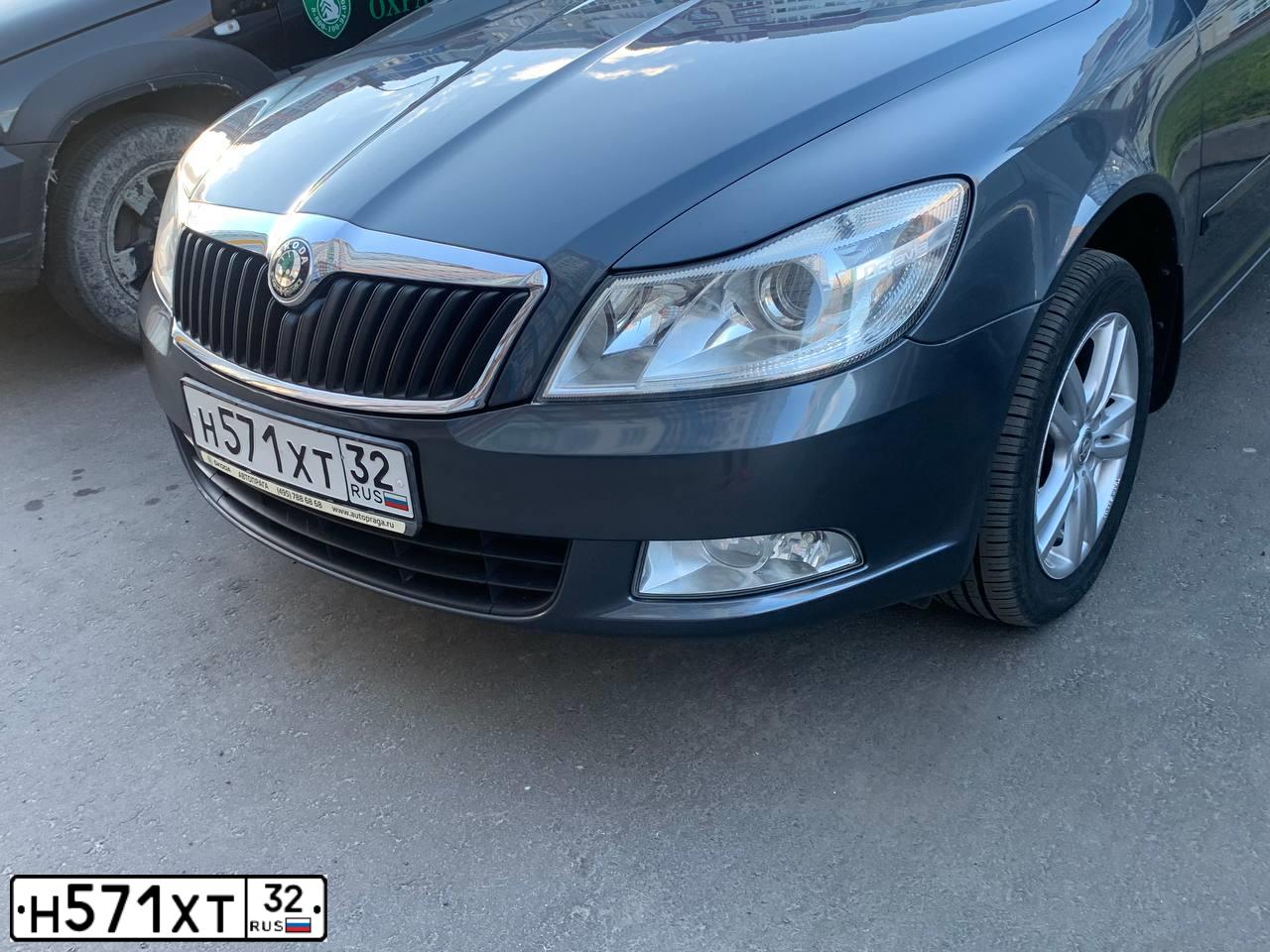 Фото автомобиля SKODA OCTAVIA, 2013 — госномер М537ТК67. Цвет: ТЕМНО-СЕРЫЙ