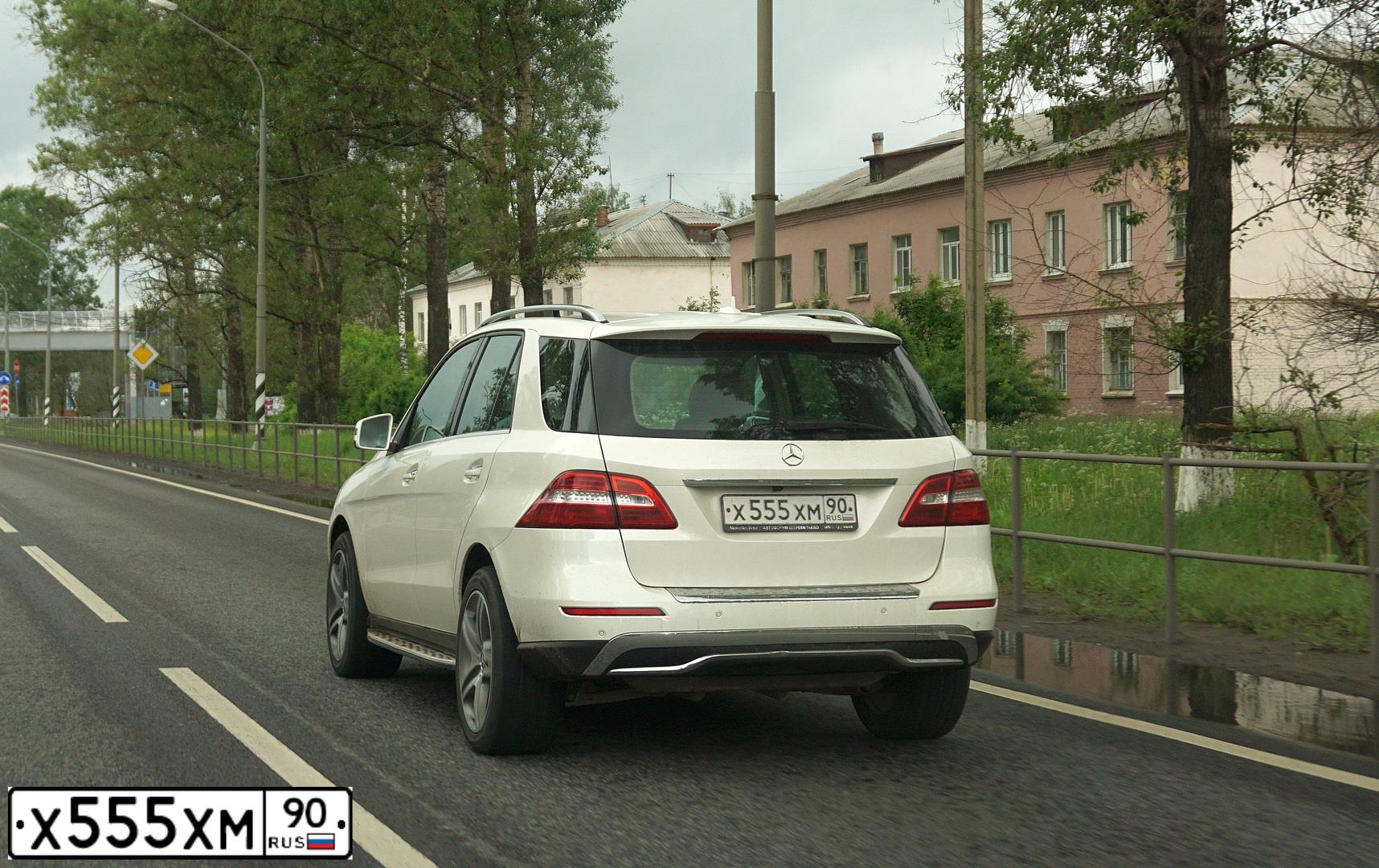 Фото автомобиля MERCEDES-BENZ ML350, 2012 — госномер А694ЕТ550. Цвет: Белый