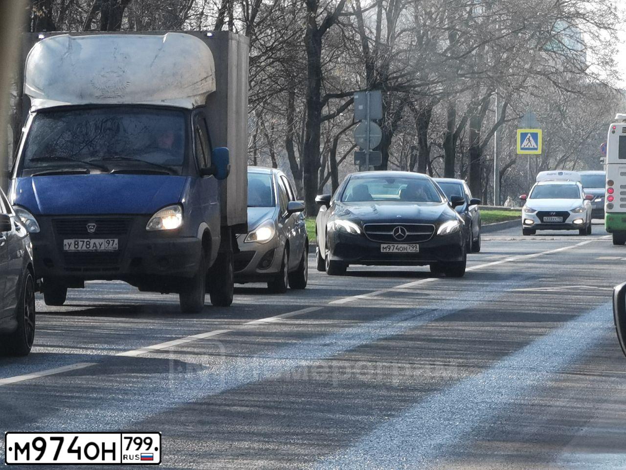 Фото автомобиля MERCEDES E-KLASSE, 2019 — госномер М974ОН799. Цвет: ЧЕРНЫЙ