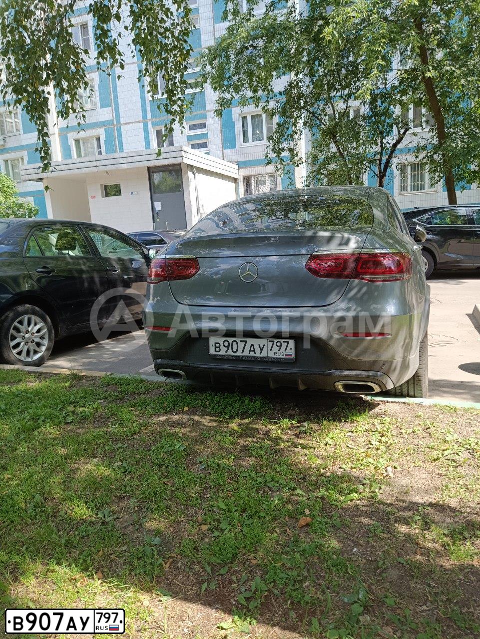 Фото автомобиля MERCEDES GLC-KLASSE, 2020 — госномер В907АУ797. Цвет: СЕРЫЙ