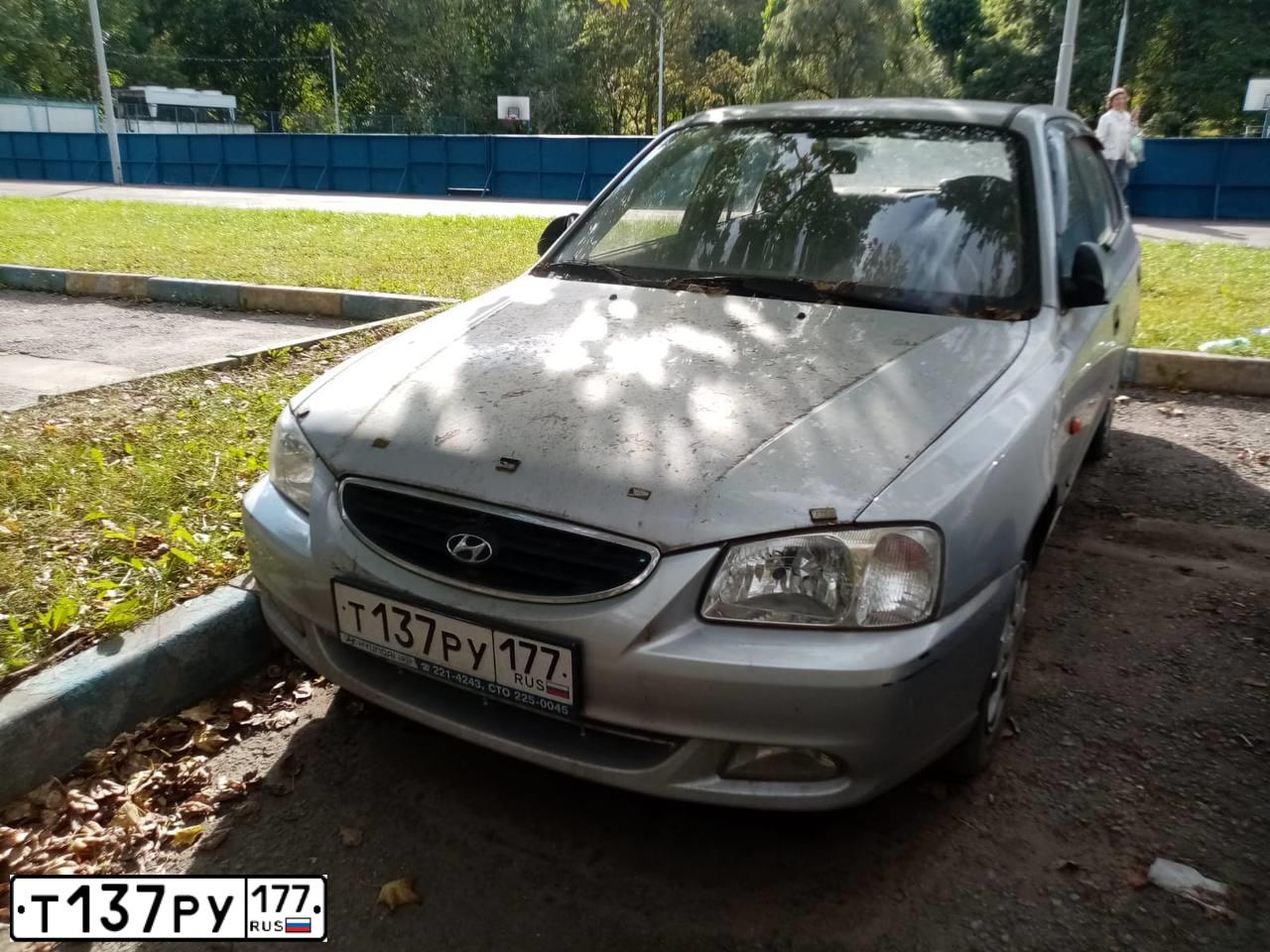 Фото автомобиля TAGAZ ACCENT, 2007 — госномер Т137РУ177. Цвет: СВЕТЛО-СЕРЫЙ