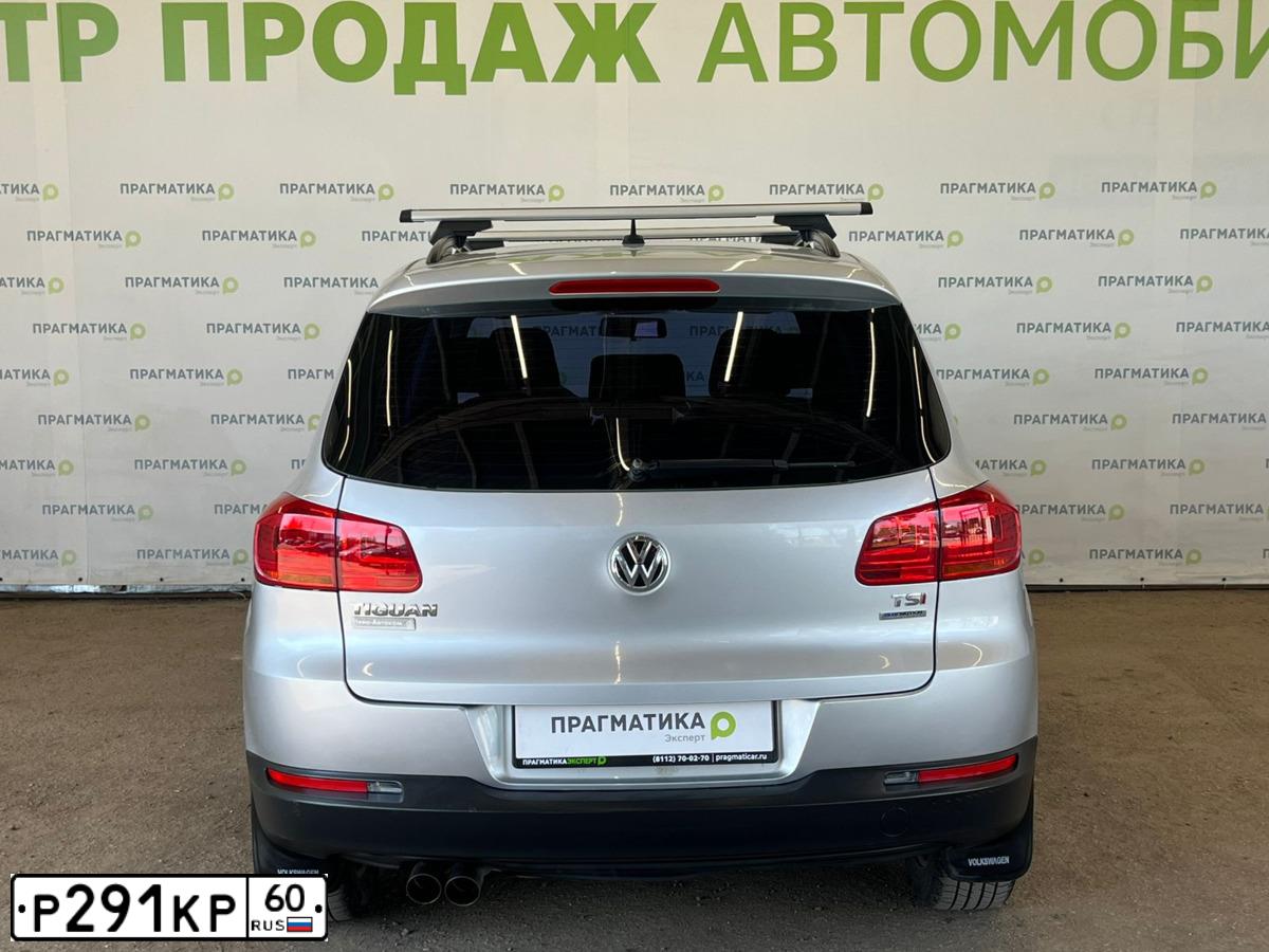Фото автомобиля VOLKSWAGEN TIGUAN, 2011 — госномер Р667ТА60. Цвет: Серебристый