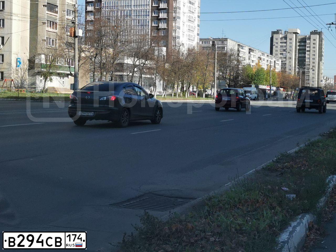 Фото автомобиля MAZDA 3, 2013 — госномер О735ЕУ196. Цвет: ТЕМНО-СЕРЫЙ