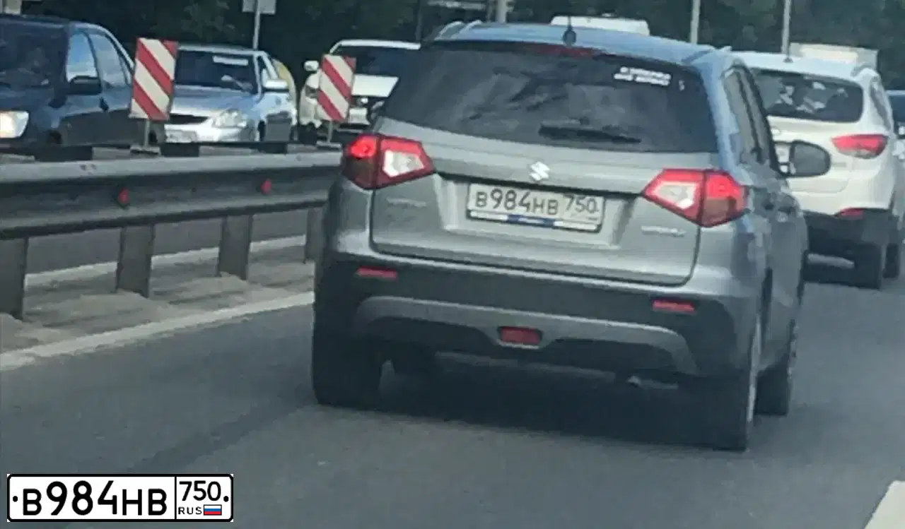 Фото автомобиля SUZUKI /GRAND/ VITARA, 2016 — госномер К210МА198. Цвет: Серый