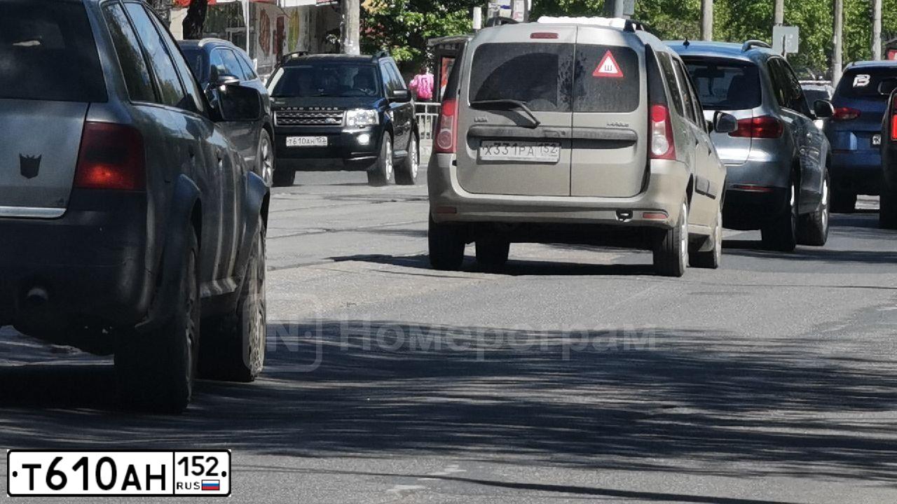 Фото автомобиля LANDROVER FREELANDER, 2011 — госномер Т610АН152. Цвет: ЧЕРНЫЙ