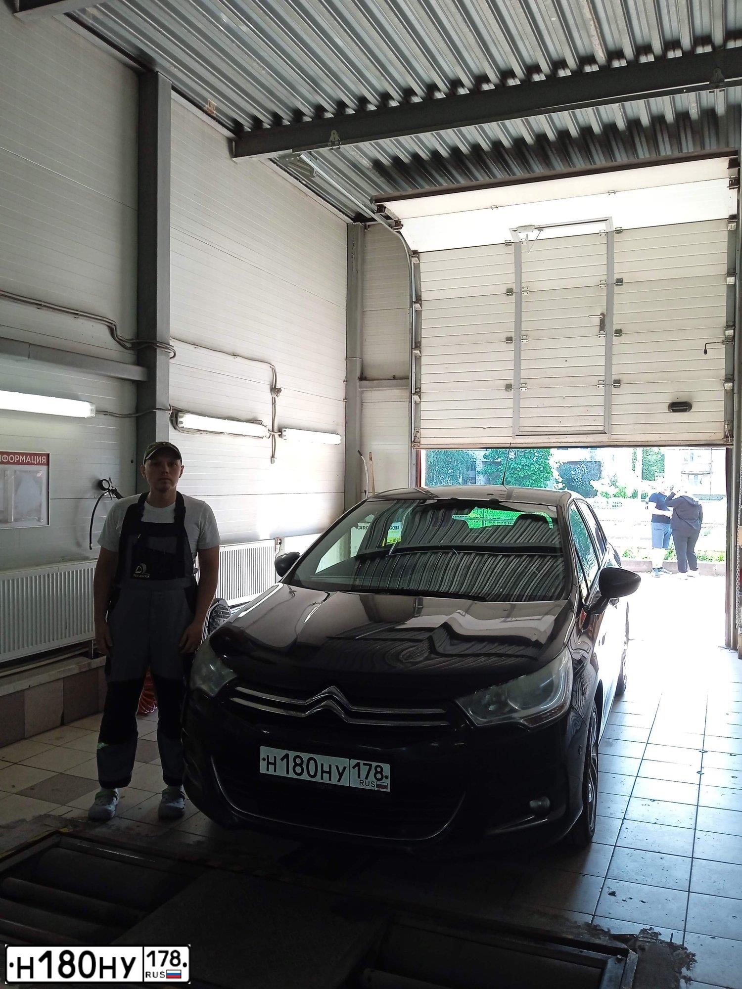 Фото автомобиля CITROEN С4, 2012 — госномер К543ОТ147. Цвет: ЧЕРНЫЙ
