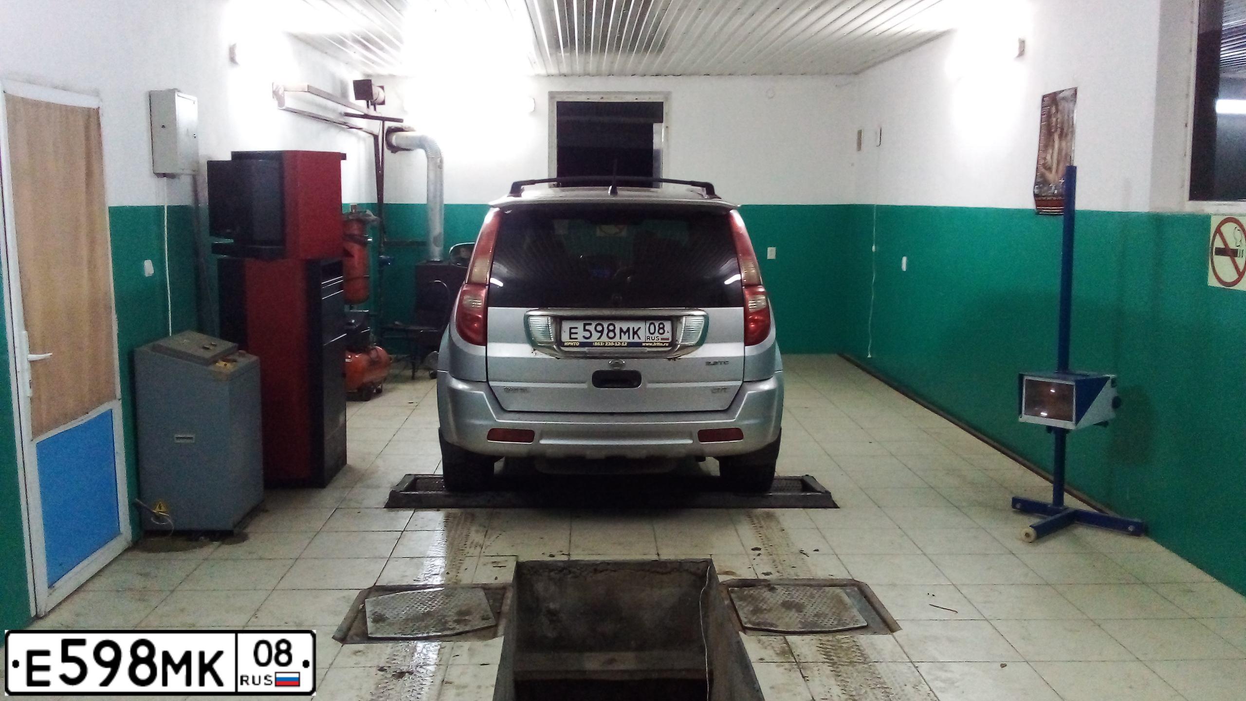 Фото автомобиля GREAT WALL HOVER, 2007 — госномер М164КО126. Цвет: СВЕТЛО СЕРЫЙ