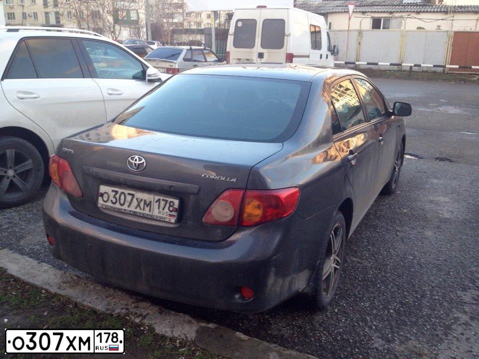 Фото автомобиля TOYOTA COROLLA, 2007 — госномер О307ХМ178. Цвет: СЕРЫЙ