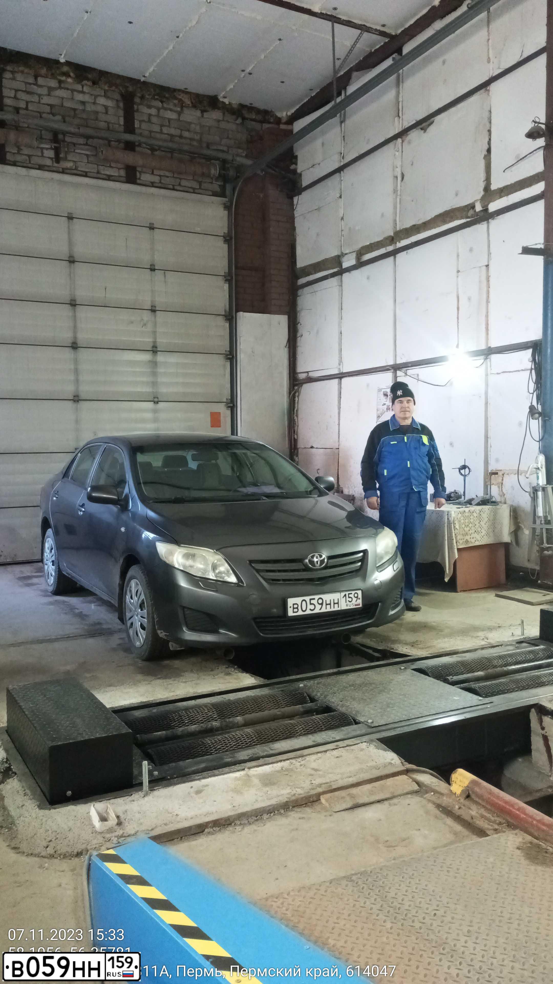 Фото автомобиля TOYOTA COROLLA, 2008 — госномер В059НН159. Цвет: СЕРЫЙ