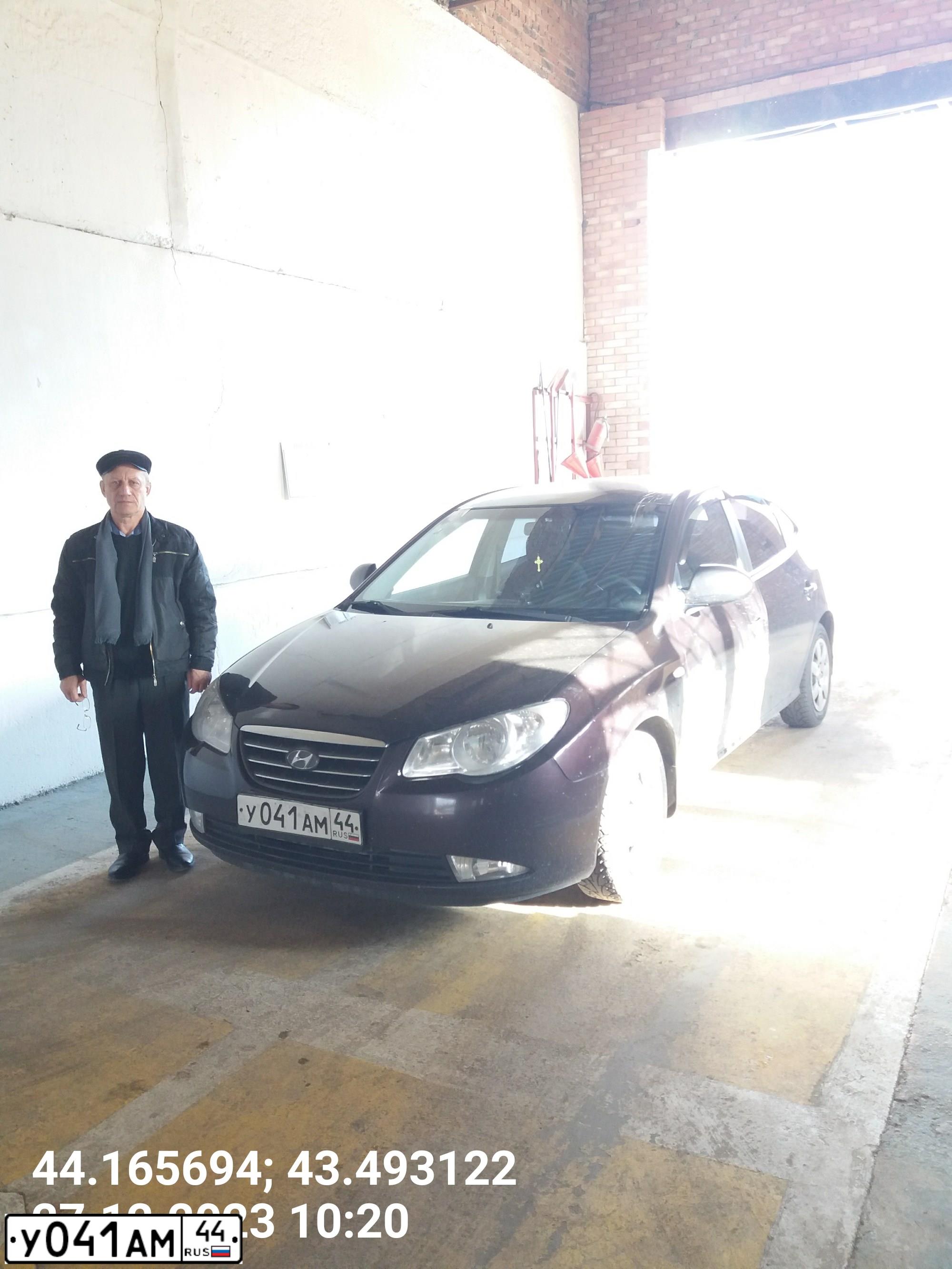 Фото автомобиля HYUNDAI ELANTRA, 2009 — госномер У041АМ44. Цвет: ВИШНЕВЫЙ
