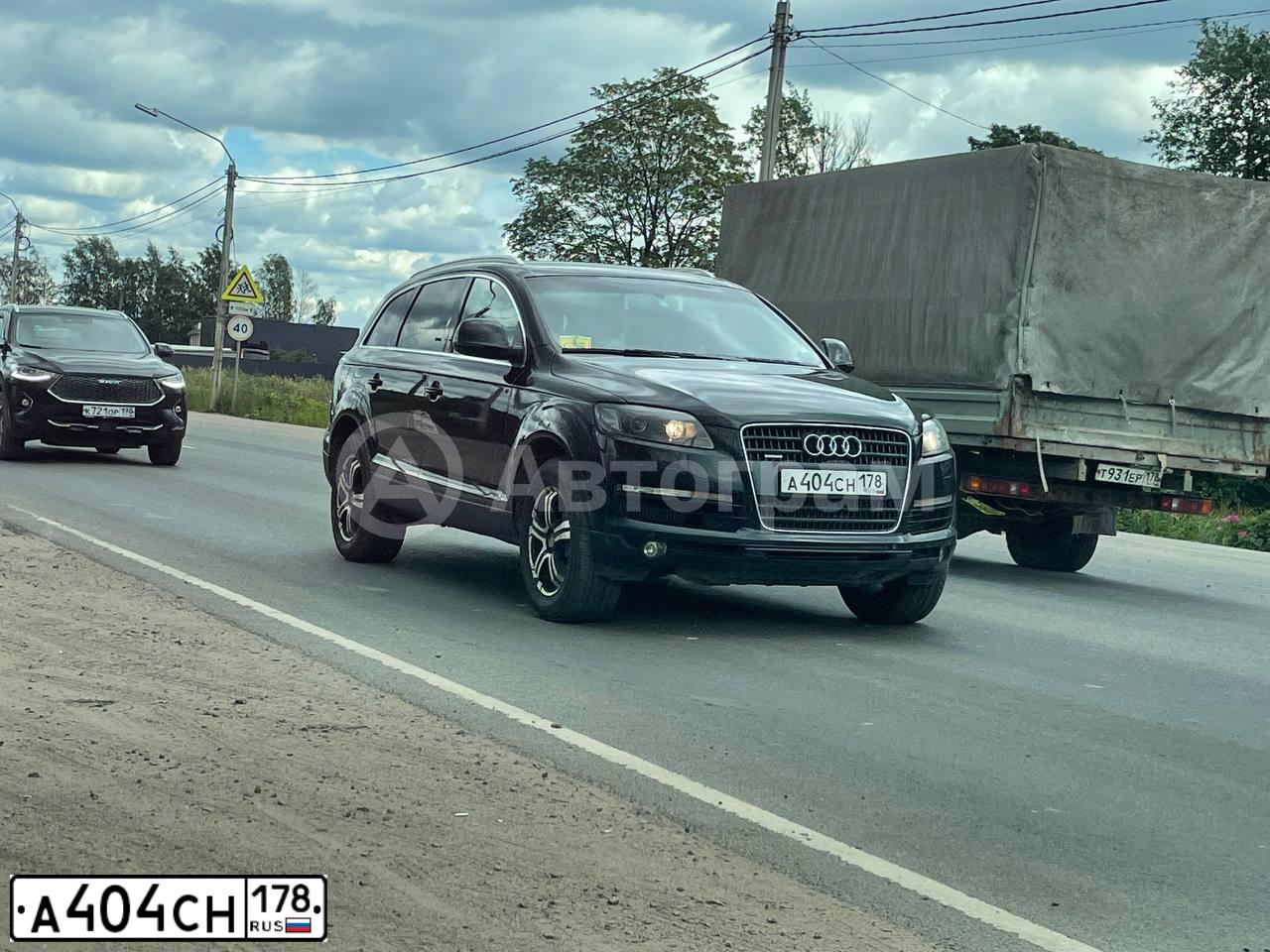 Фото автомобиля AUDI Q7, 2007 — госномер Е014ЕХ147. Цвет: ЧЕРНЫЙ