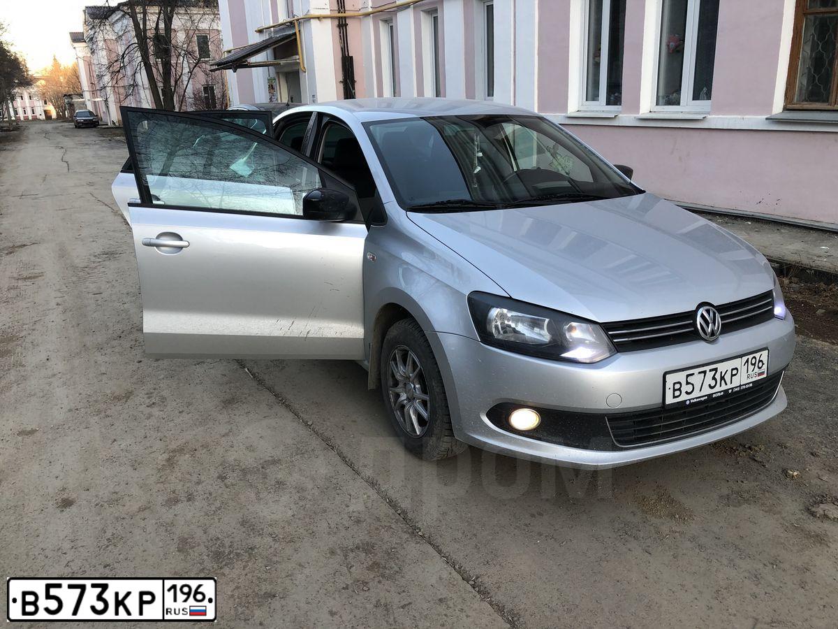 Фото автомобиля VOLKSWAGEN POLO, 2014 — госномер В573КР196. Цвет: СЕРЕБРИСТЫЙ