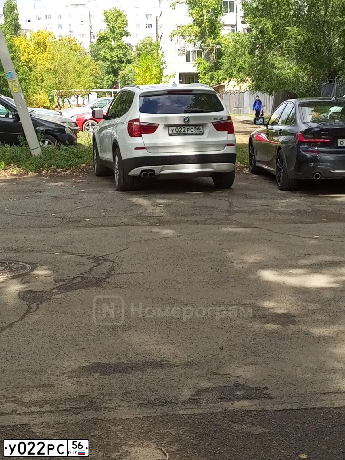 Фото автомобиля VOLKSWAGEN TIGUAN, 2010 — госномер В018ОВ156. Цвет: Белый