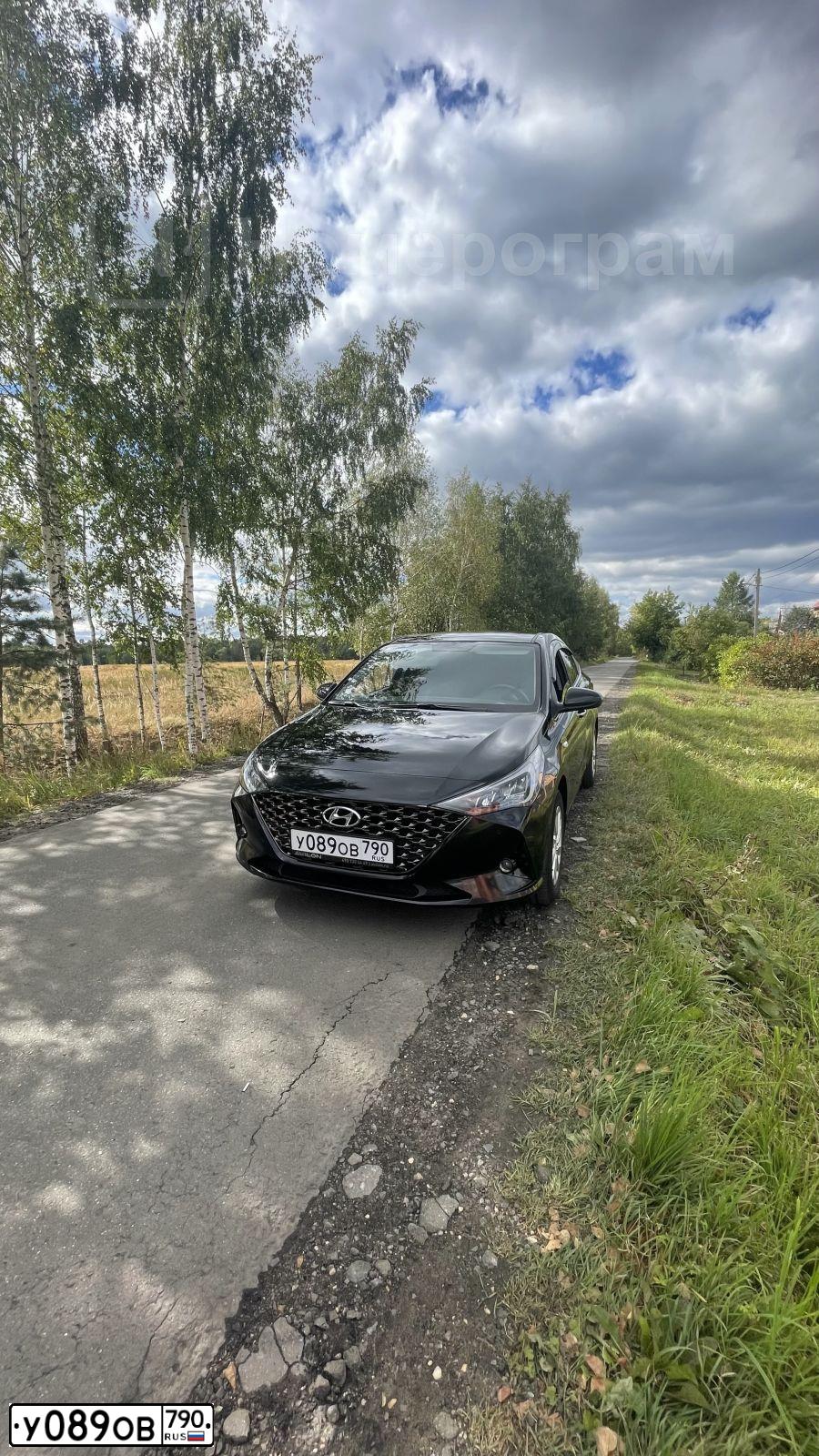 Фото автомобиля HYUNDAI SOLARIS, 2020 — госномер Т096ЕЕ39. Цвет: ЧЕРНЫЙ