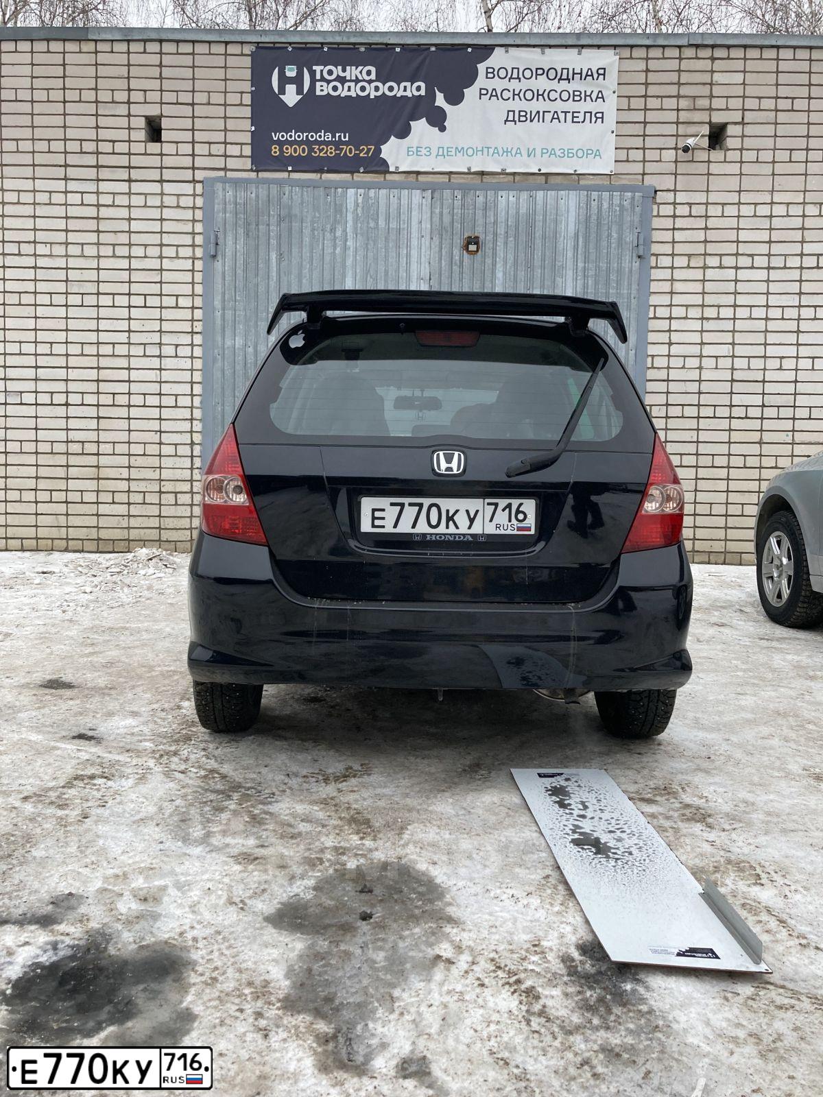 Фото автомобиля HONDA JAZZ, 2007 — госномер Е770КУ716. Цвет: ЧЕРНЫЙ