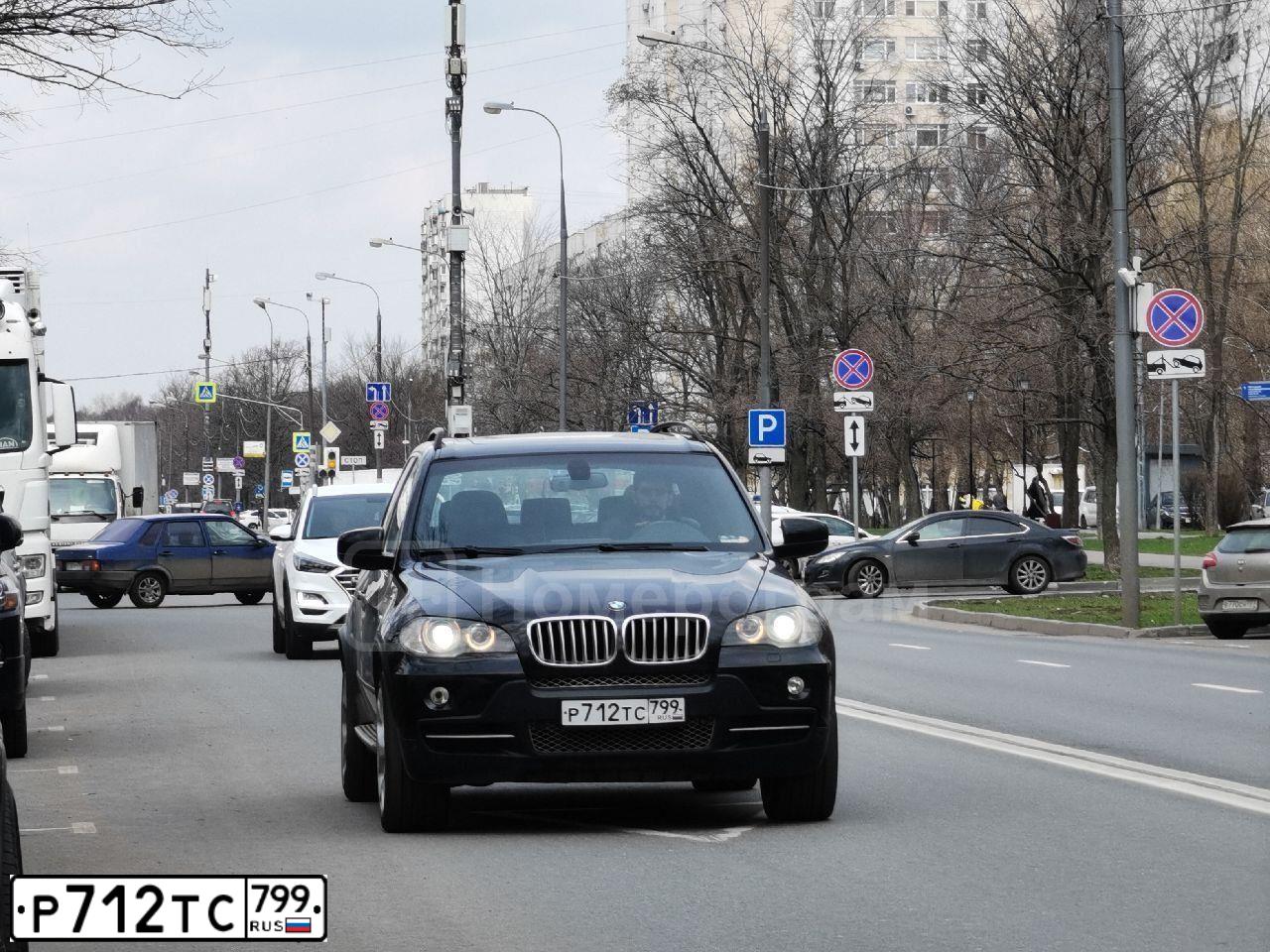 Фото автомобиля BMW X5, 2008 — госномер Р712ТС799. Цвет: ЧЕРНЫЙ