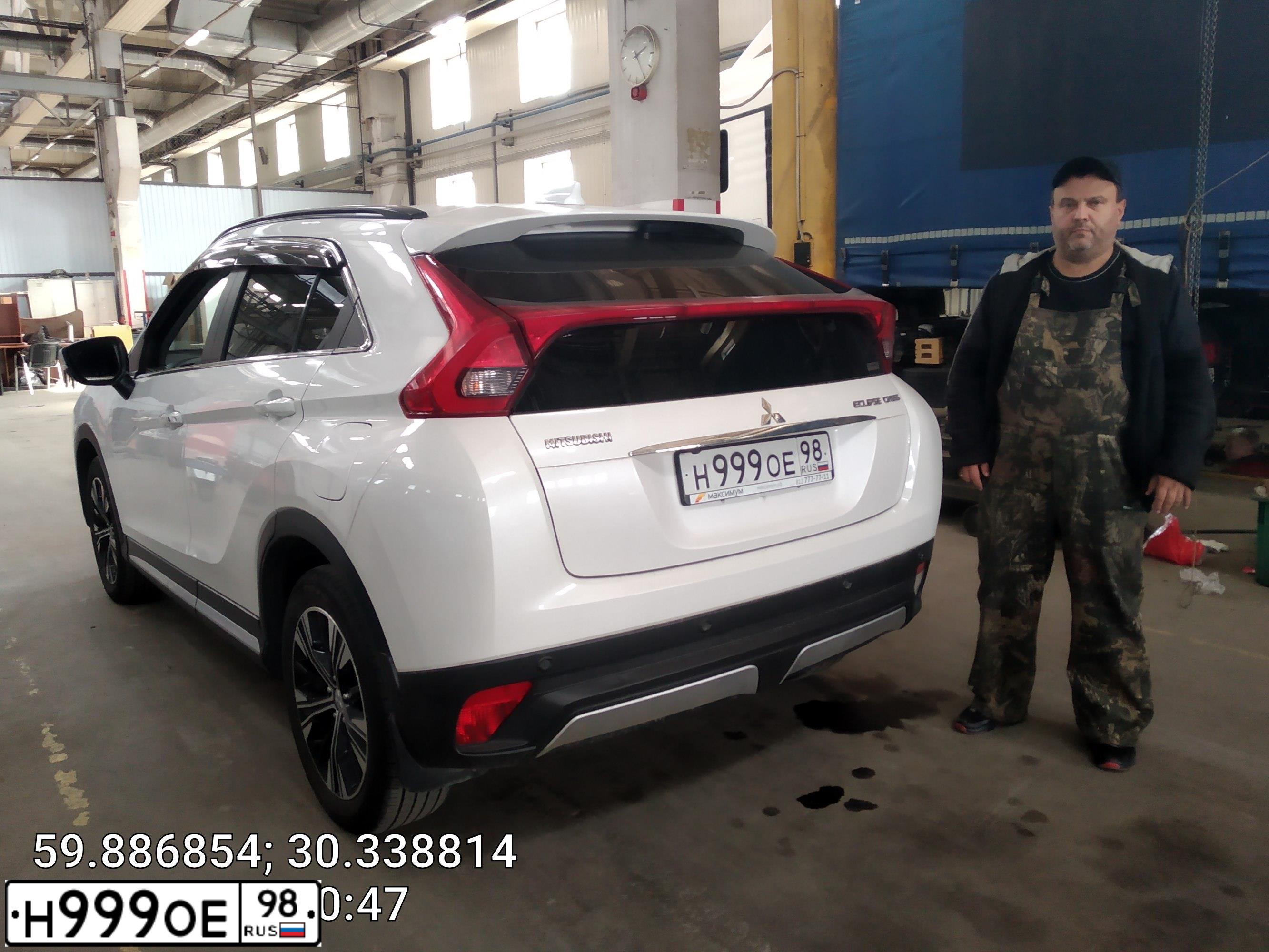 Фото автомобиля MITSUBISHI ECLIPSE CROSS, 2018 — госномер Н892СН126. Цвет: Белый