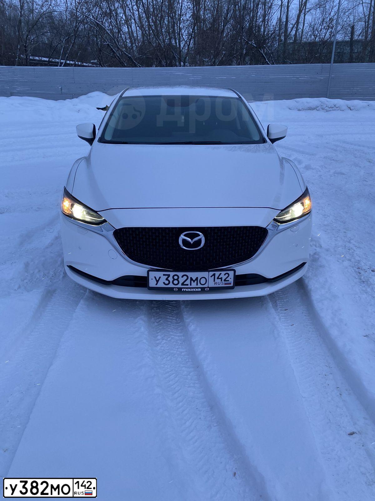 Фото автомобиля MAZDA 6, 2019 — госномер О581НМ799. Цвет: БЕЛЫЙ ПЕРЛАМУТР