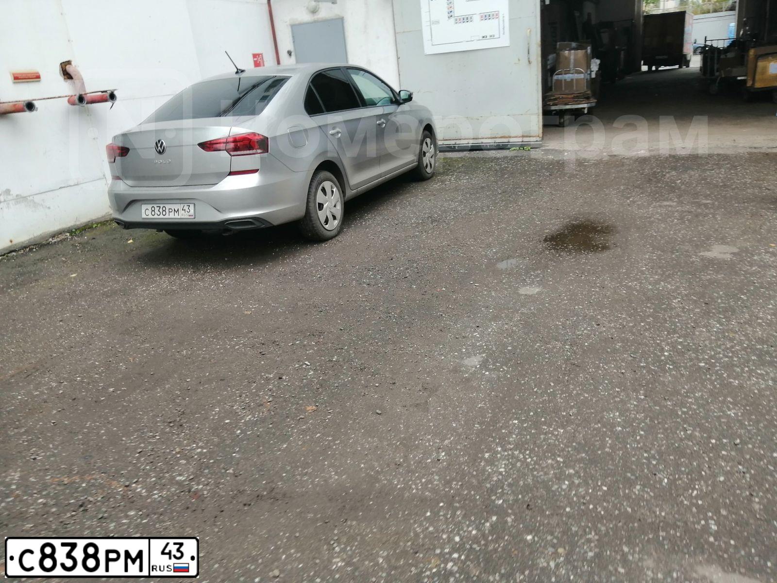 Фото автомобиля VOLKSWAGEN POLO, 2020 — госномер С838РМ43. Цвет: СЕРЫЙ
