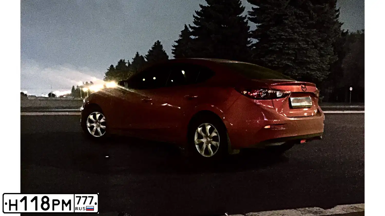 Фото автомобиля MAZDA 3, 2015 — госномер М460ОС134. Цвет: Красный